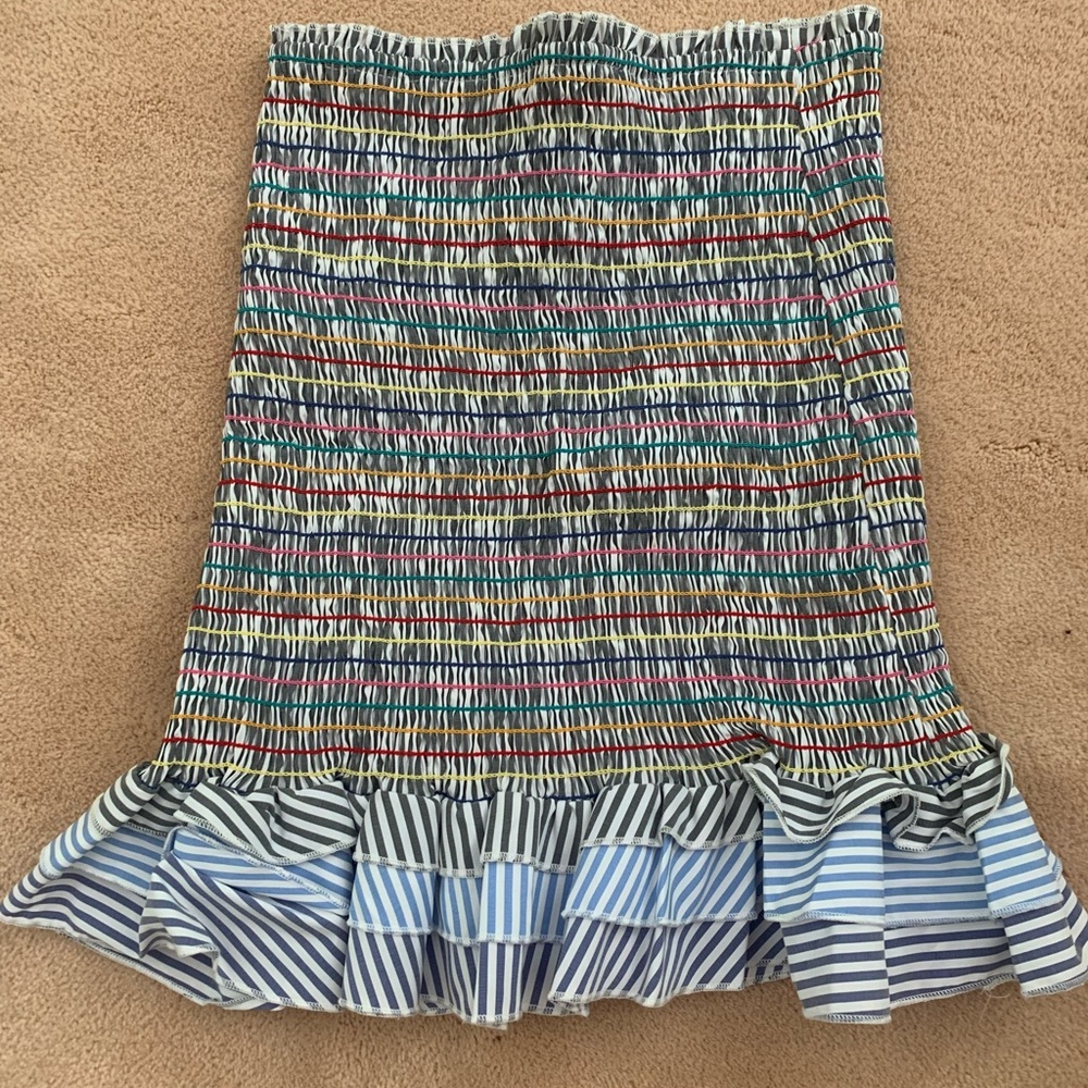 Smocked striped skirt with ruffles. Size S